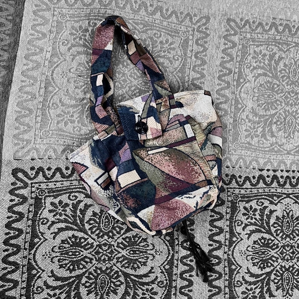 Vintage tapestry bag 🖤